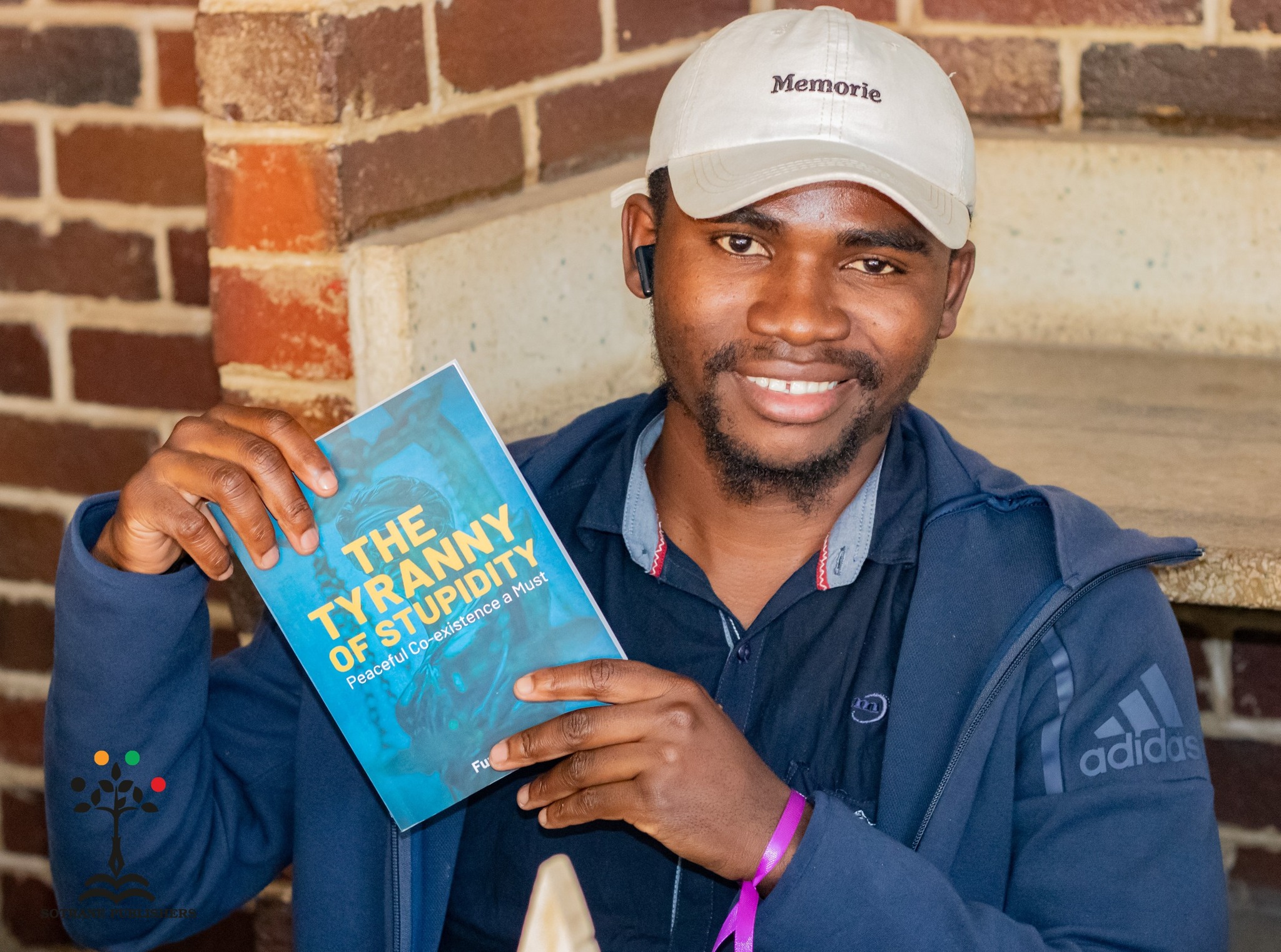 4 Reason People Buy Books